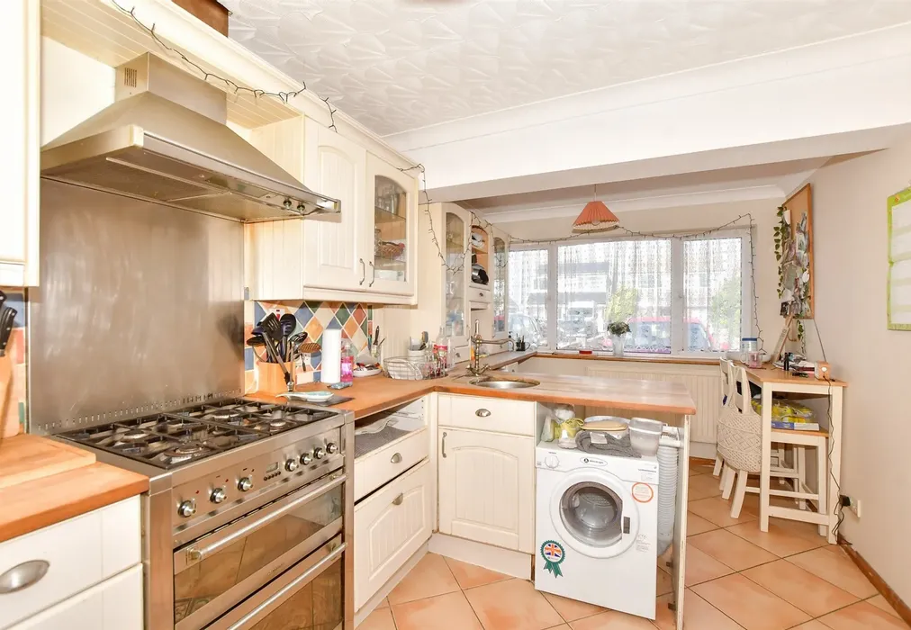Kitchen/ Breakfast Room - Adie Road, Greatstone, Kent - Wards of Kent
