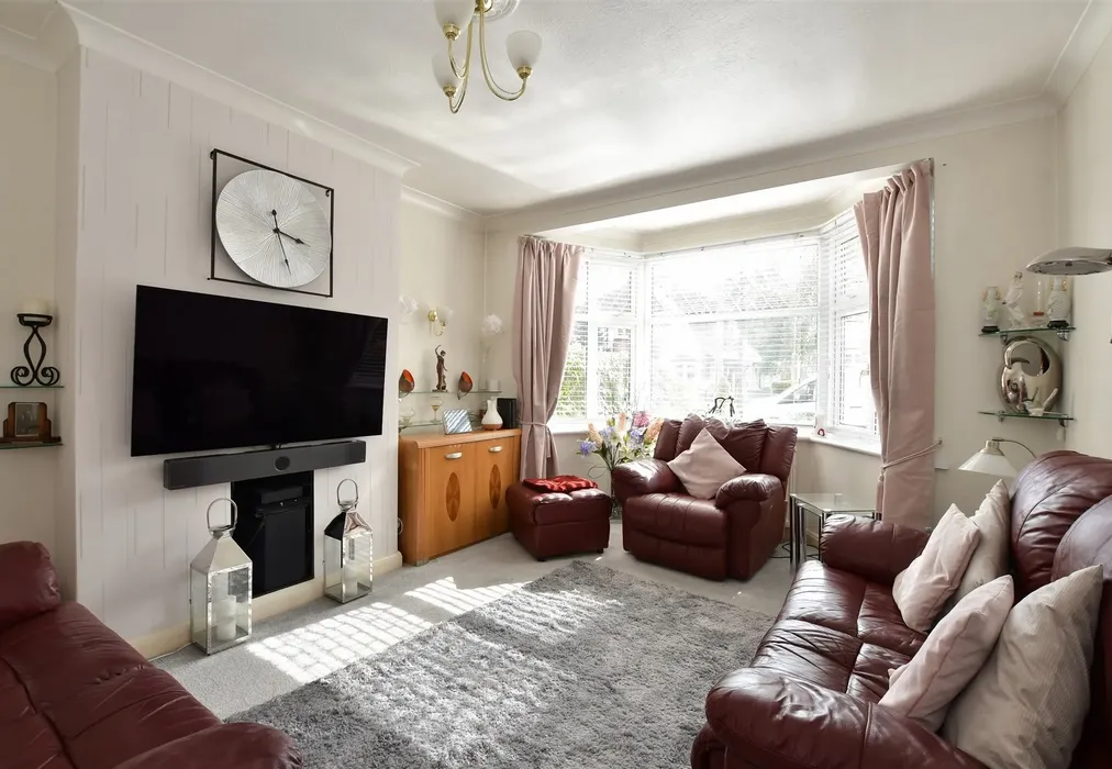 Lounge - Moreland Way, Chingford - Wards of Kent