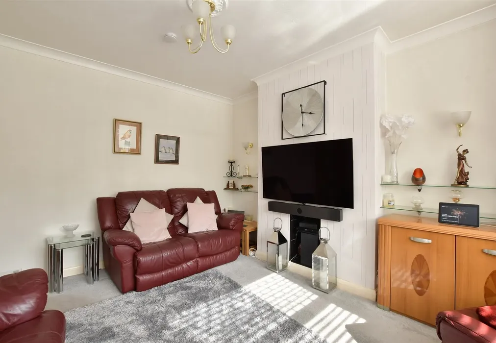 Lounge - Moreland Way, Chingford - Wards of Kent