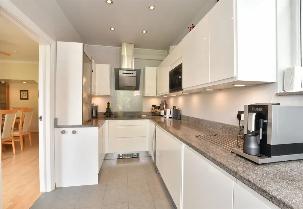 Kitchen - Moreland Way, Chingford - Wards of Kent