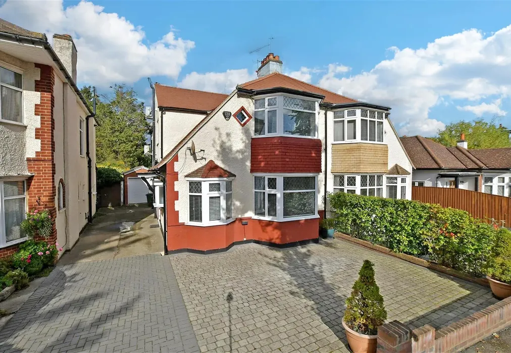 External - Moreland Way, Chingford - Wards of Kent