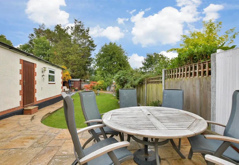 Patio / Decking - Moreland Way, Chingford - Wards of Kent