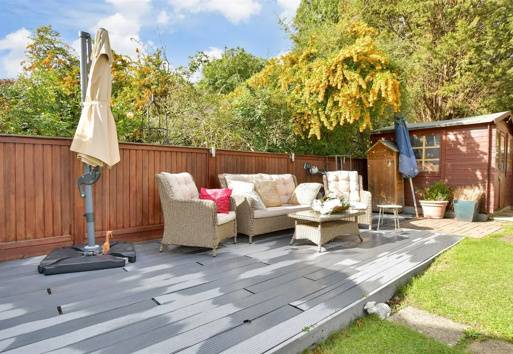 Patio / Decking - Moreland Way, Chingford - Wards of Kent