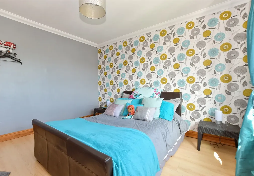 Bedroom 2 - Broadway, Sandown, Isle of Wight - Wards of Kent