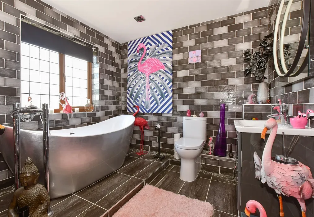 Bathroom - Broadway, Sandown, Isle of Wight - Wards of Kent