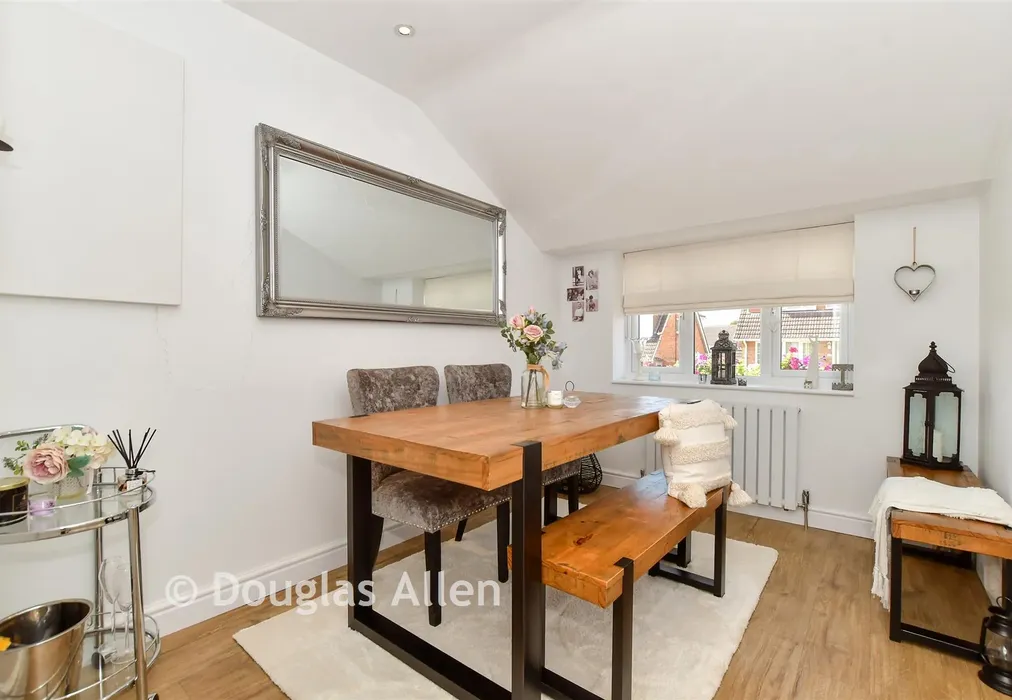 Dining Room - Outwood Farm Close, Billericay, Essex - Wards of Kent