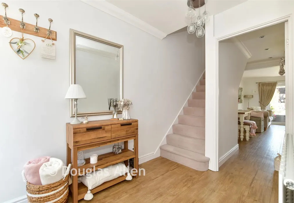 Hallway - Outwood Farm Close, Billericay, Essex - Wards of Kent