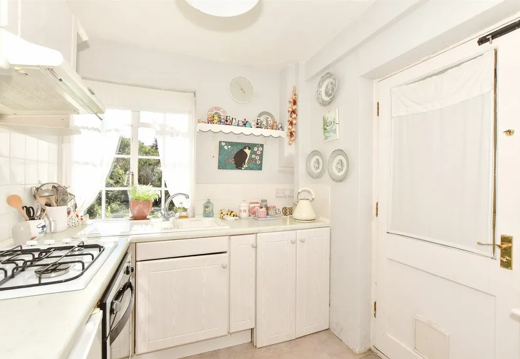 Kitchen - Grange Road, Saltwood, Hythe, Kent - Wards of Kent