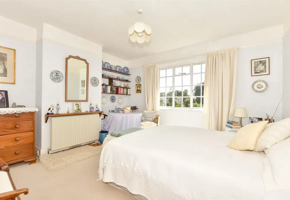 Bedroom 1 - Grange Road, Saltwood, Hythe, Kent - Wards of Kent