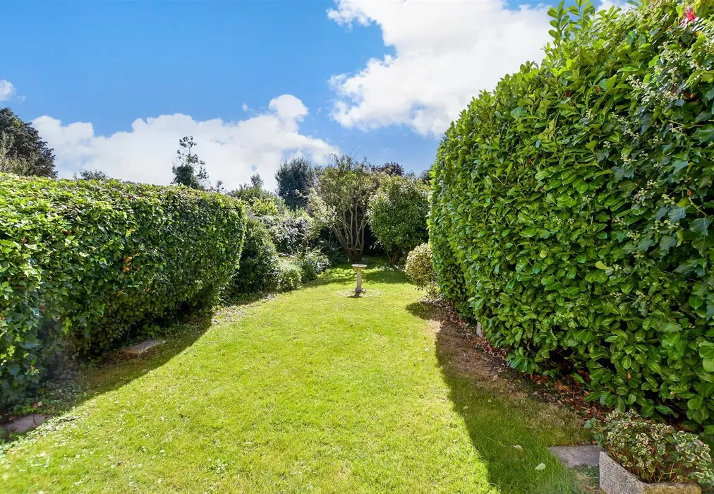 Rear Garden - Grange Road, Saltwood, Hythe, Kent - Wards of Kent