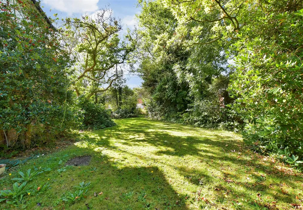 Rear Garden - Middle Street, Nazeing, Essex - Wards of Kent
