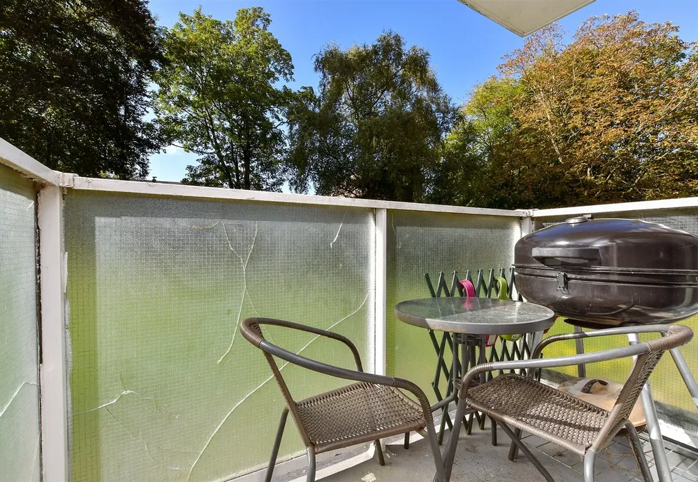 Balcony - Basinghall Gardens, Sutton, Surrey - Wards of Kent