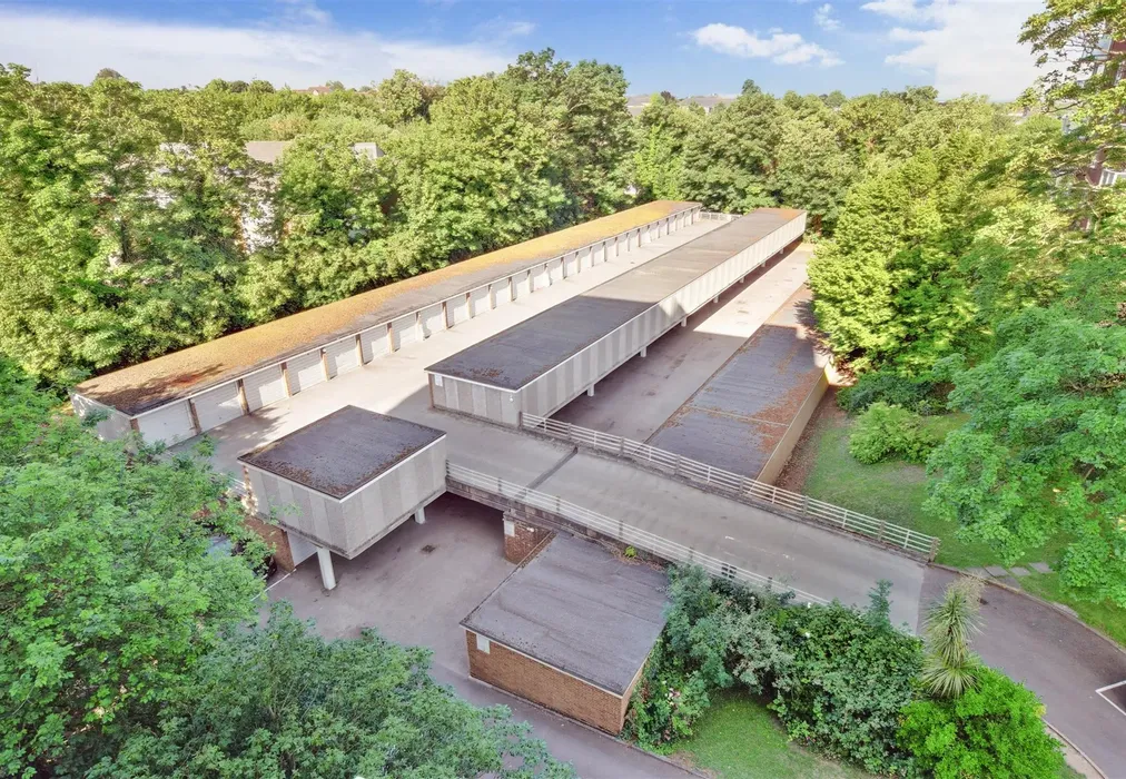 Garage - Basinghall Gardens, Sutton, Surrey - Wards of Kent