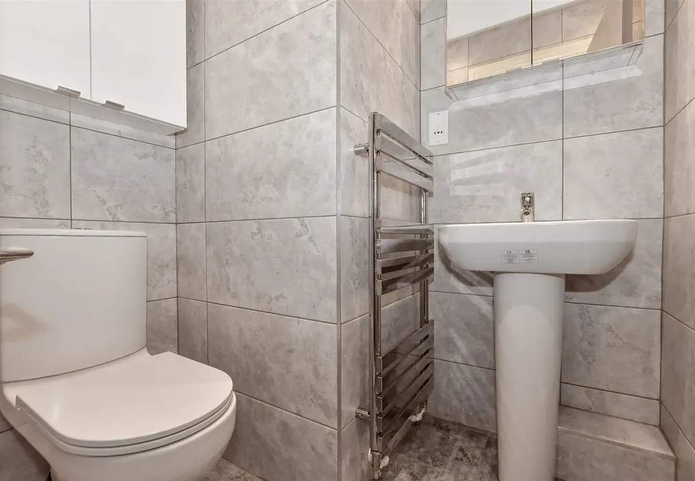 En-Suite Shower Room - Clifford Way, Maidstone, Kent - Wards of Kent