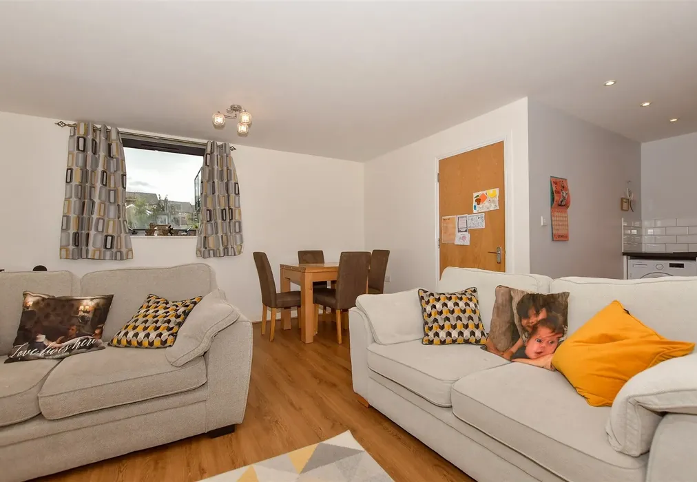 Lounge/Diner - Clifford Way, Maidstone, Kent - Wards of Kent