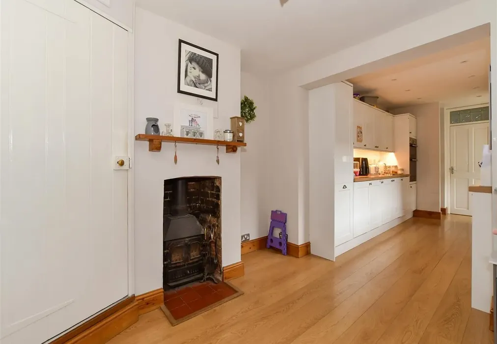 Kitchen Area - The Common, Cranleigh, Surrey - Wards of Kent