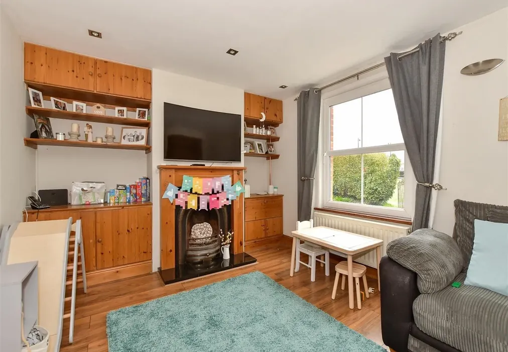 Lounge - The Common, Cranleigh, Surrey - Wards of Kent