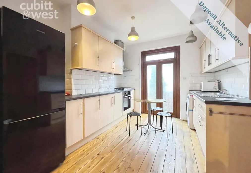 Kitchen - Argyle Road, Brighton, BN1 - Wards of Kent