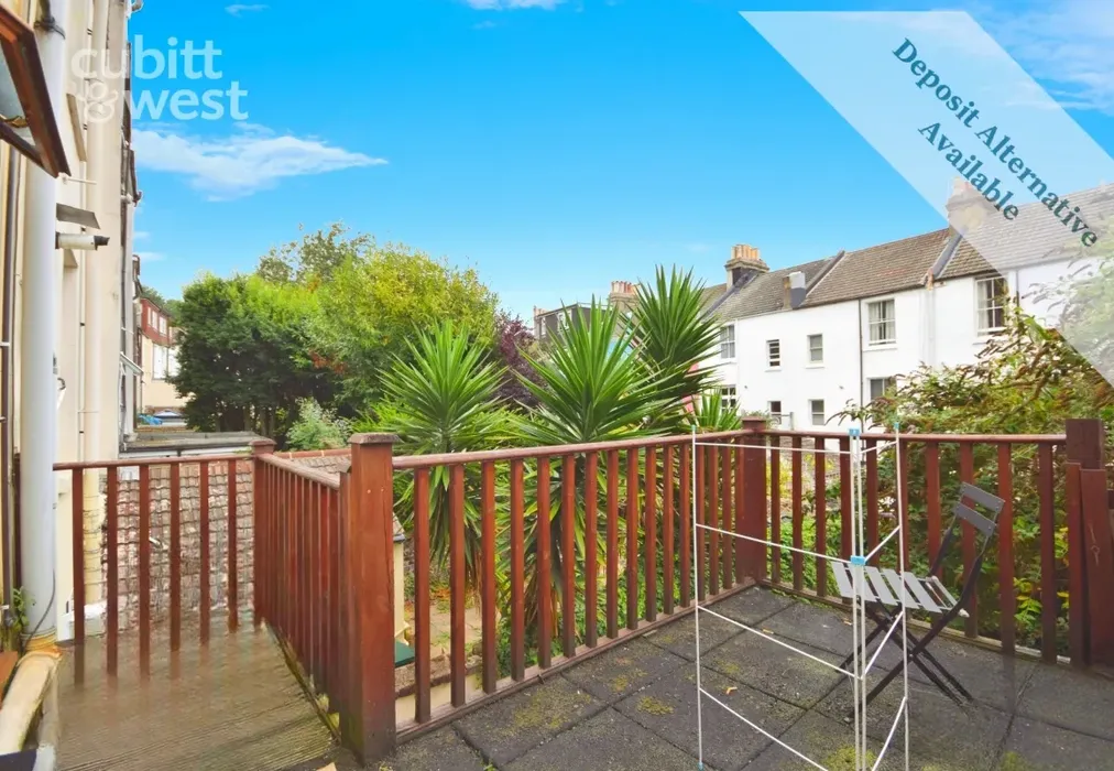 Decking - Argyle Road, Brighton, BN1 - Wards of Kent