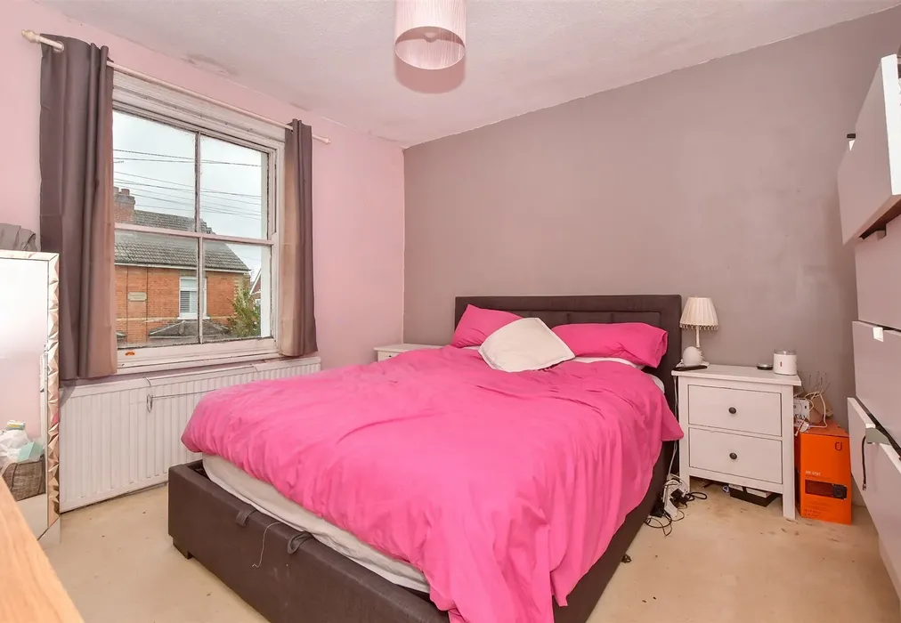 Bedroom 1 - Norton Road, Tunbridge Wells, Kent - Wards of Kent