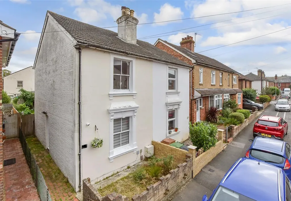 Front - Brochure - Norton Road, Tunbridge Wells, Kent - Wards of Kent