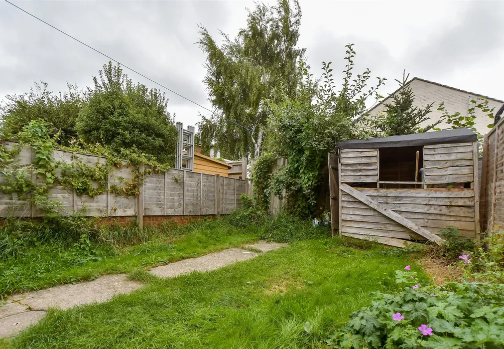 Rear Garden - Norton Road, Tunbridge Wells, Kent - Wards of Kent