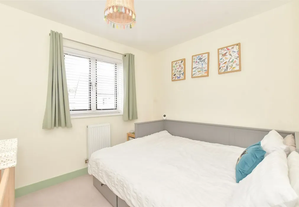 Bedroom 3 - William Penn Way, Chichester, West Sussex - Wards of Kent