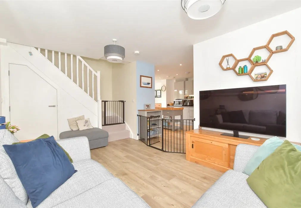 Lounge - William Penn Way, Chichester, West Sussex - Wards of Kent