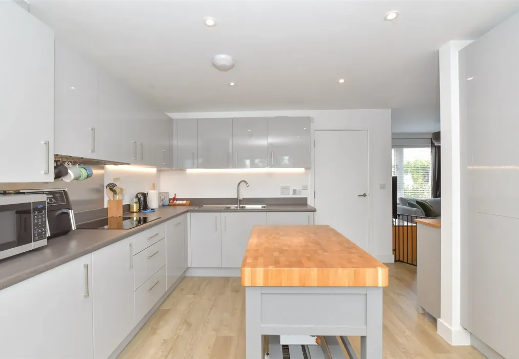 Kitchen/ Diner - William Penn Way, Chichester, West Sussex - Wards of Kent