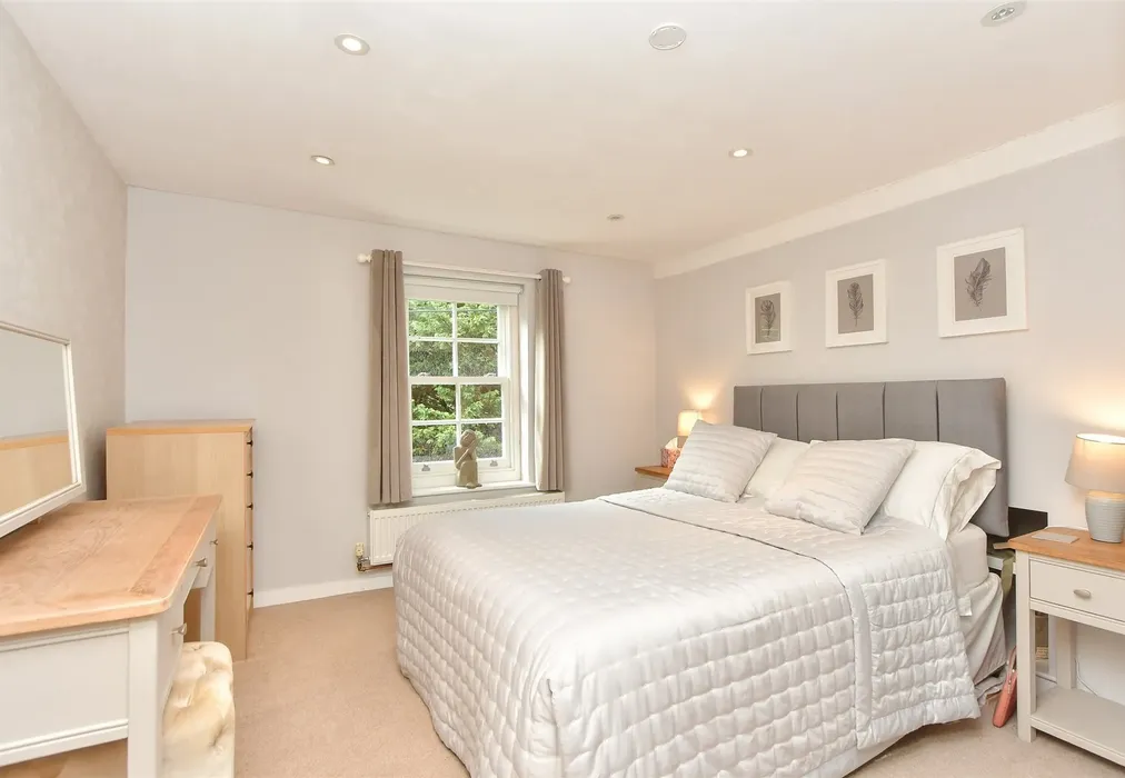 Bedroom 2 - South Green, Sittingbourne, Kent - Wards of Kent