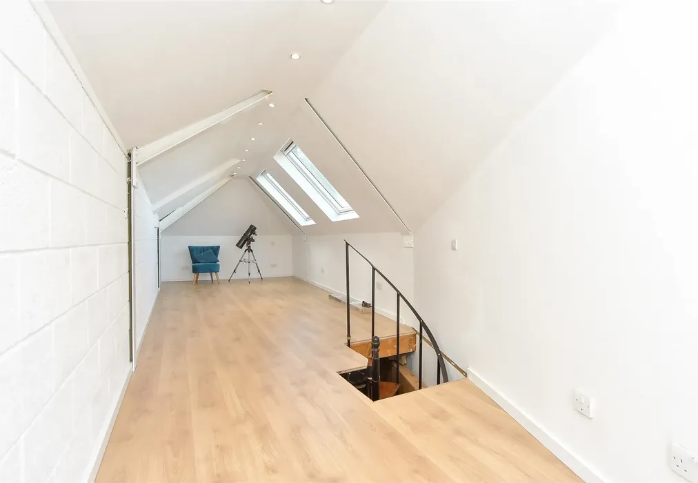 Room 1 - South Green, Sittingbourne, Kent - Wards of Kent