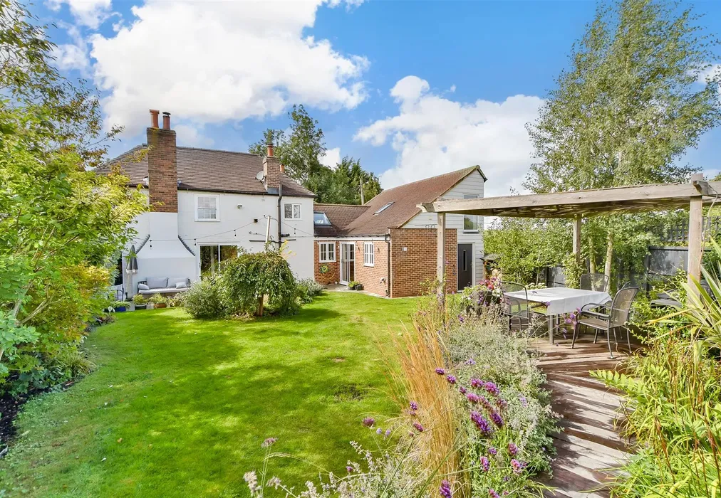 Rear Garden - South Green, Sittingbourne, Kent - Wards of Kent