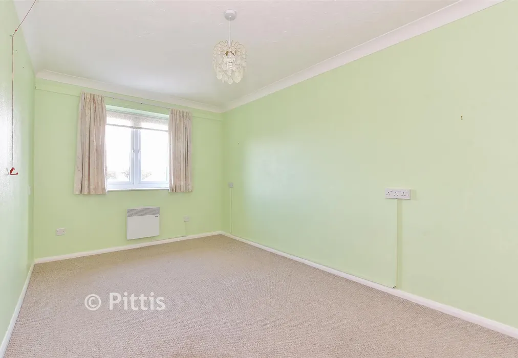 Bedroom 1 - Sandown Road, Sandown, Isle of Wight - Wards of Kent