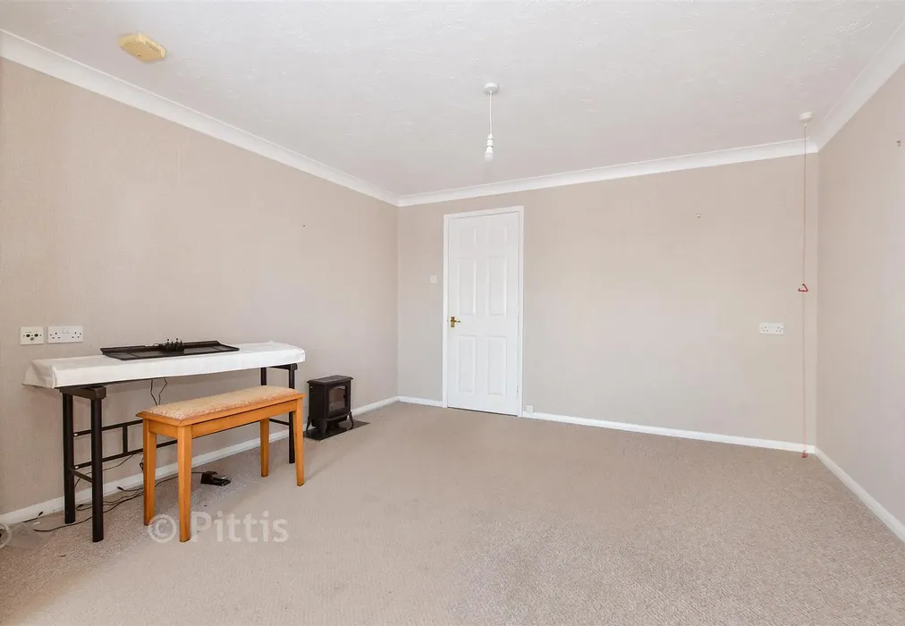 Lounge/Dining Room - Sandown Road, Sandown, Isle of Wight - Wards of Kent