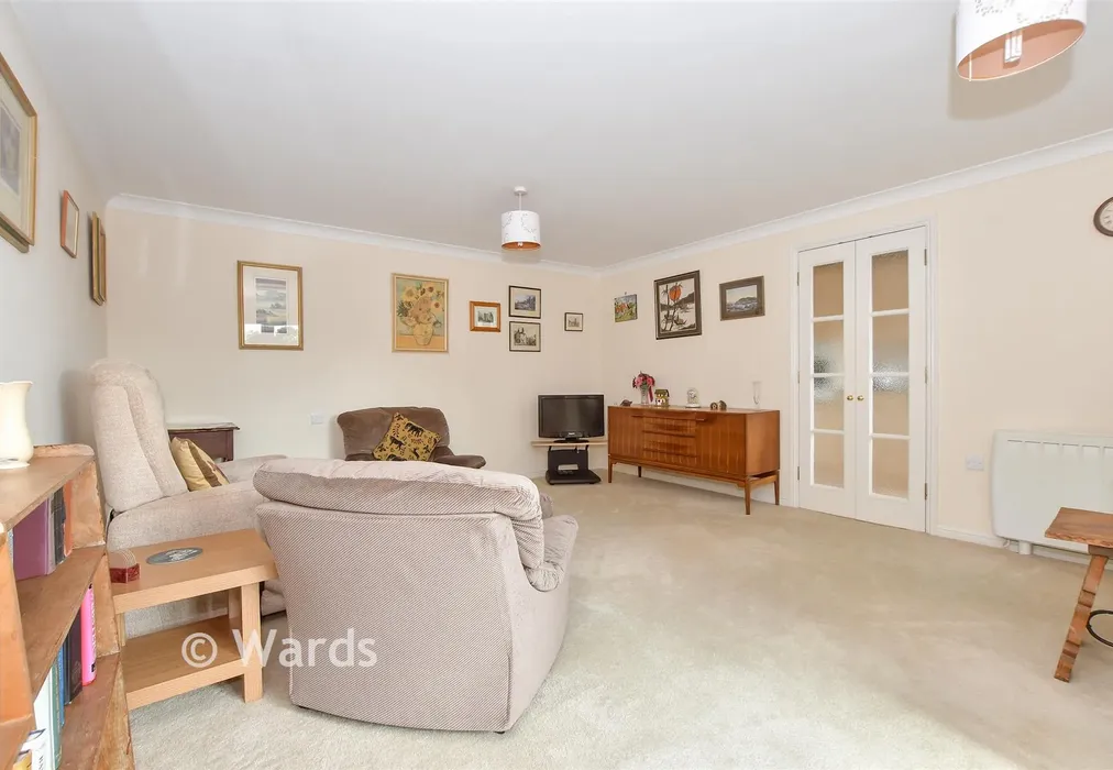 Lounge/Diner - Medway Wharf Road, Tonbridge, Kent - Wards of Kent