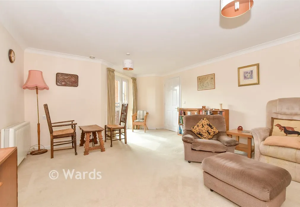 Lounge/Diner - Medway Wharf Road, Tonbridge, Kent - Wards of Kent