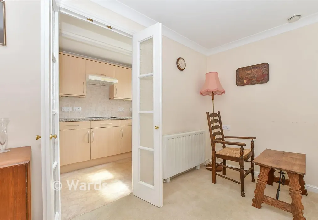 Lounge/Diner - Medway Wharf Road, Tonbridge, Kent - Wards of Kent