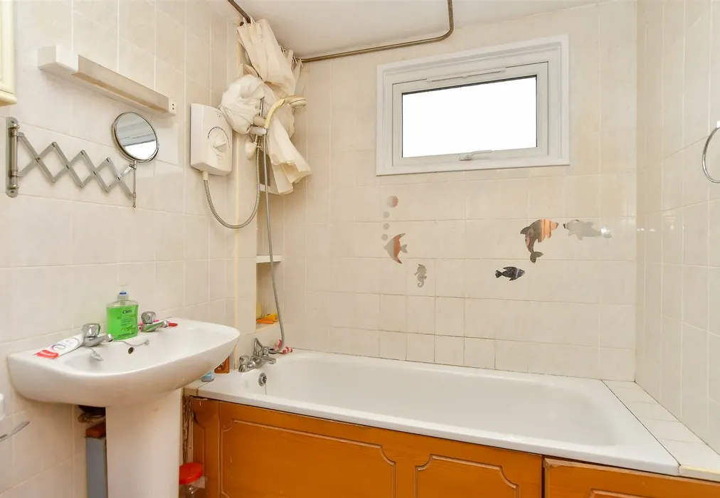 Bathroom - Pear Tree Walk, Newington, Sittingbourne, Kent - Wards of Kent