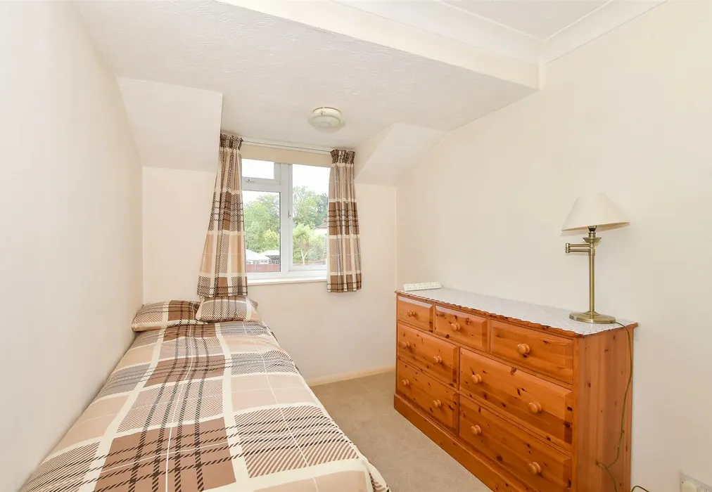 Bedroom 3 - Winnet Way, Southwater, Nr Horsham, West Sussex - Wards of Kent