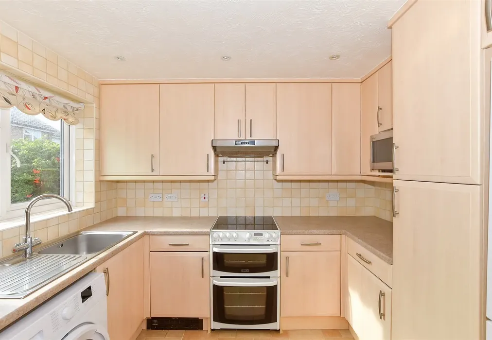 Kitchen - Winnet Way, Southwater, Nr Horsham, West Sussex - Wards of Kent