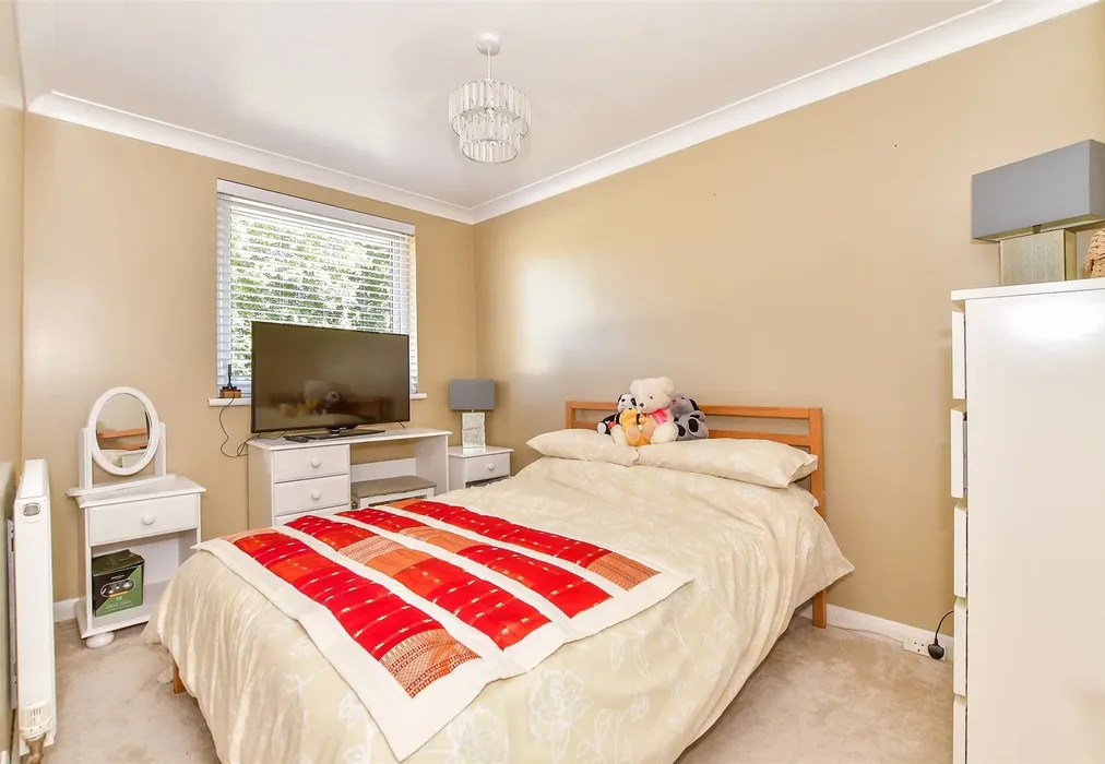 Bedroom 2 - The Cockpit, Marden, Kent - Wards of Kent