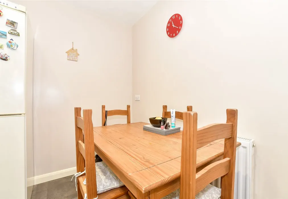 Kitchen - The Cockpit, Marden, Kent - Wards of Kent