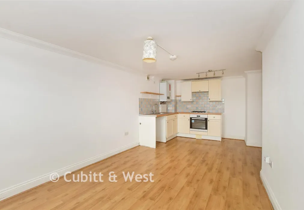 Lounge - Bell Farm Lane, Uckfield, East Sussex - Wards of Kent