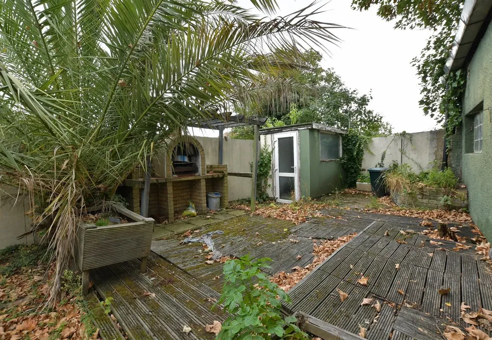 Rear Garden - Rectory Road, Manor Park - Wards of Kent