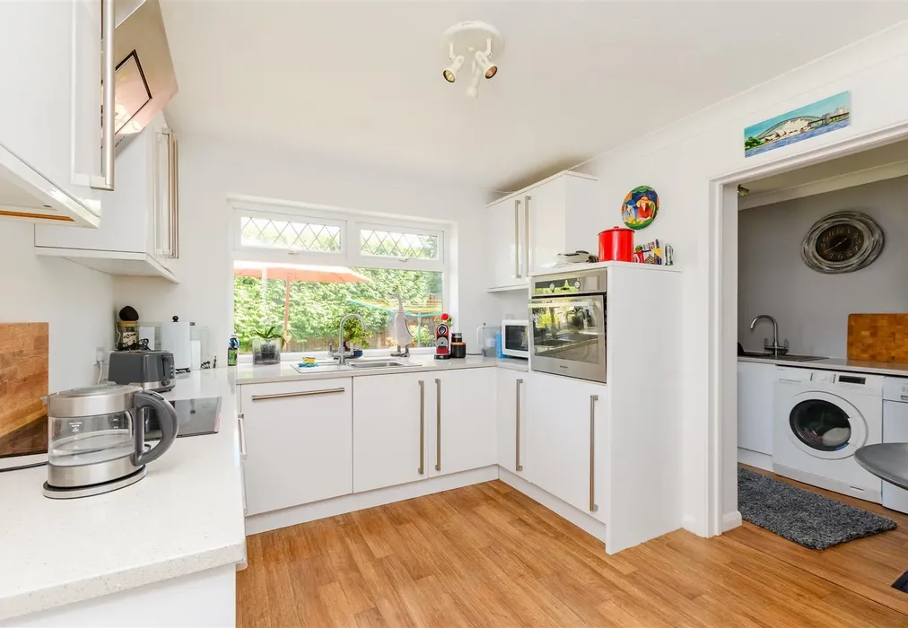 Kitchen - Fairacre Place, Hartley, Longfield, Kent - Wards of Kent