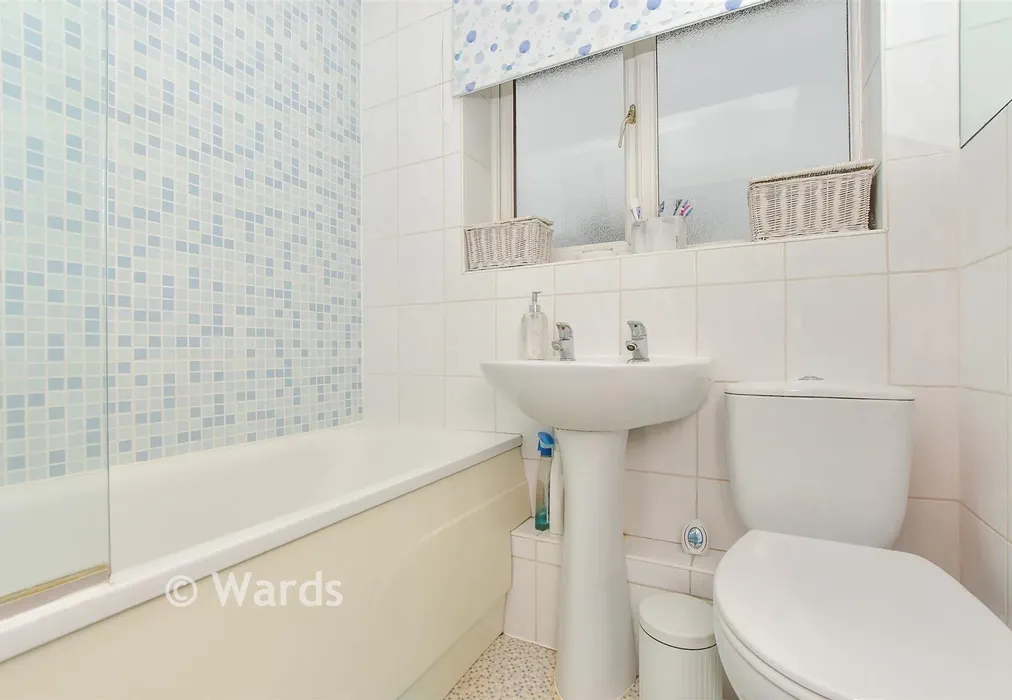 Bathroom - Manor House Drive, Kingsnorth, Ashford, Kent - Wards of Kent