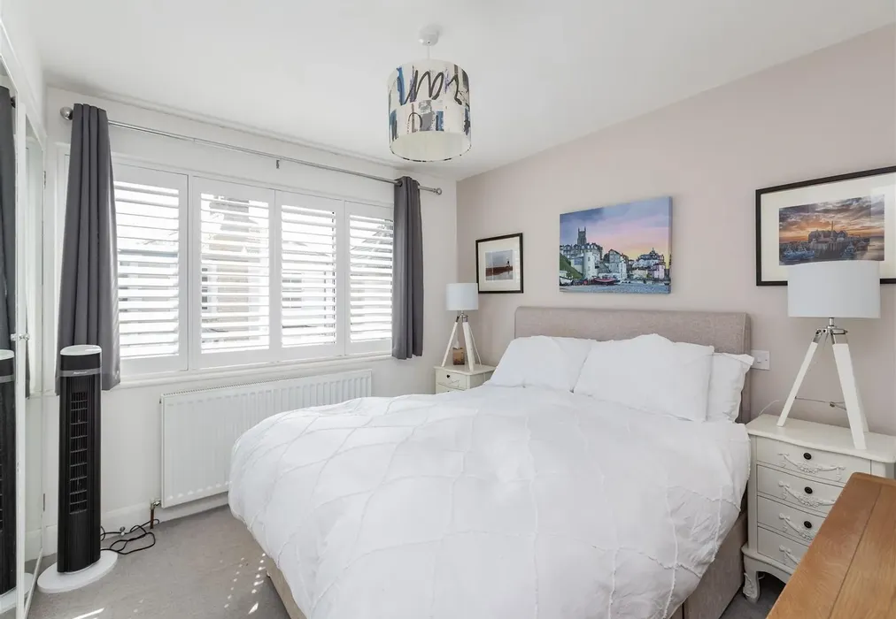 Bedroom 1 - Swanfield Road, Whitstable, Kent - Wards of Kent