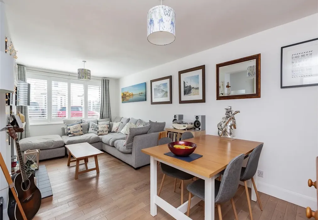 Lounge/Diner - Swanfield Road, Whitstable, Kent - Wards of Kent