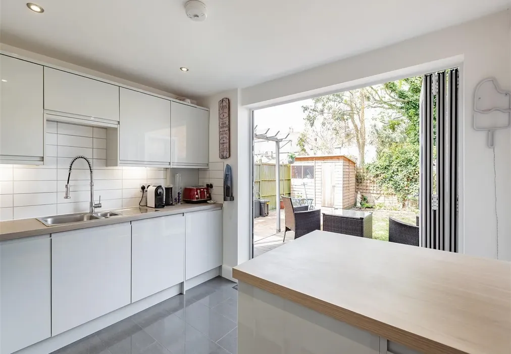 Kitchen - Swanfield Road, Whitstable, Kent - Wards of Kent