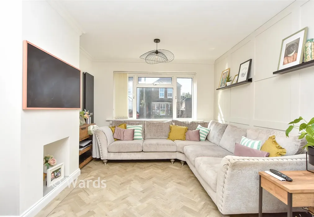 Lounge - Whitstable Road, Faversham, Kent - Wards of Kent